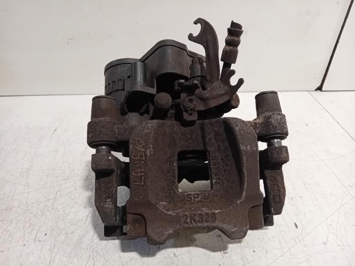 Gebrauchte Bremszange links hinten Landrover Discovery Sport L550 Preis € 60,00 Margenregelung angeboten von Van der Ven Autorecycling B.V.