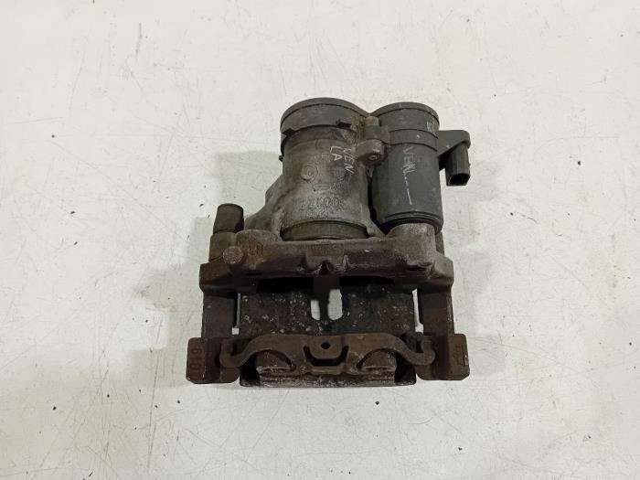 Gebrauchte Bremszange links hinten Mercedes C-Klasse Preis € 35,00 Margenregelung angeboten von Van der Ven Autorecycling B.V.