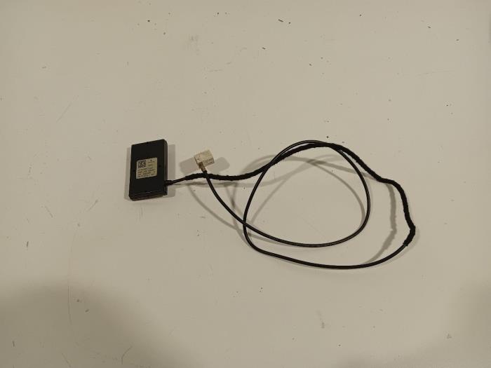 Gebrauchte GPS Antenne Mercedes Vito Preis € 60,00 Margenregelung angeboten von Van der Ven Autorecycling B.V.