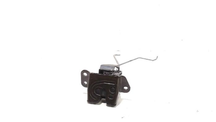 Tailgate lock