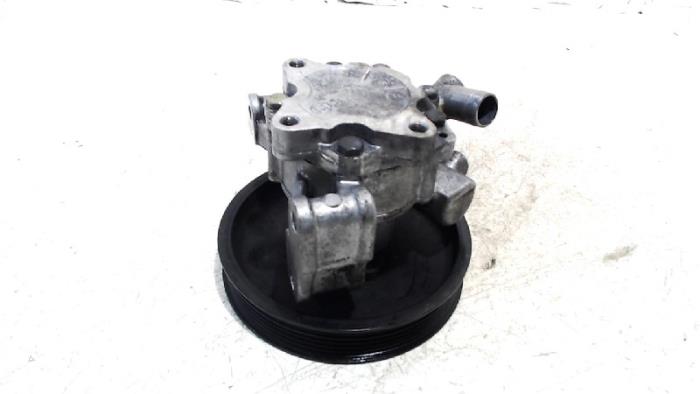 Usagé Pompe de direction Mercedes CLK Prix € 30,00 Règlement à la marge proposé par Van der Ven Autorecycling B.V.