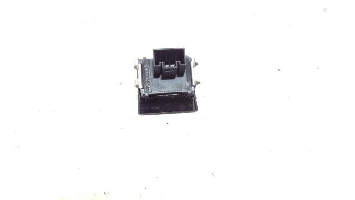 Begagnade Sensor (övriga) Volkswagen Polo Pris € 10,00 Marginaltabell erbjuds av Van der Ven Autorecycling B.V.