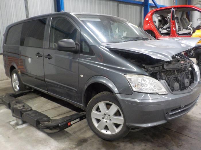 Dynamo van een Mercedes Vito 2010