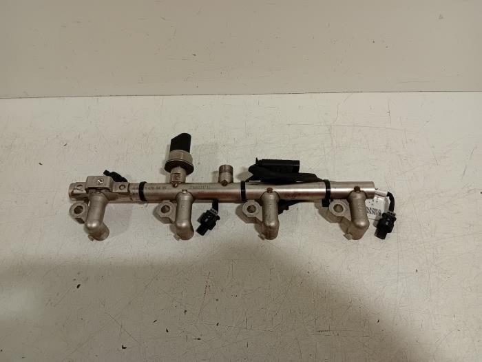 Usagé Système d'injection Mercedes SLK Prix € 30,00 Règlement à la marge proposé par Van der Ven Autorecycling B.V.