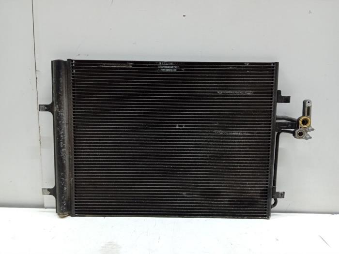 Usagé Radiateur clim Landrover Evoque Prix € 80,00 Règlement à la marge proposé par Van der Ven Autorecycling B.V.