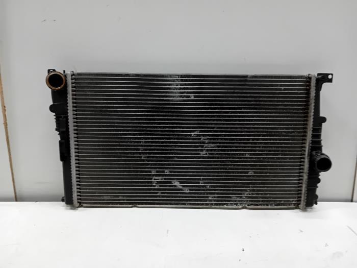 Usagé Radiateur BMW 1-Série Prix € 45,95 Règlement à la marge proposé par Van der Ven Autorecycling B.V.