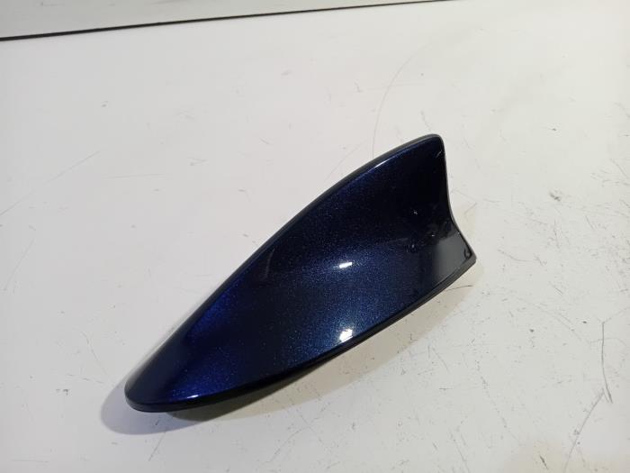 Używane Antena Lexus ES Cena € 60,00 Procedura marży oferowane przez Van der Ven Autorecycling B.V.