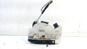 Usagé Serrure portière mécanique 4portes avant droite Seat Ibiza Prix € 15,00 Règlement à la marge proposé par Van der Ven Autorecycling B.V.