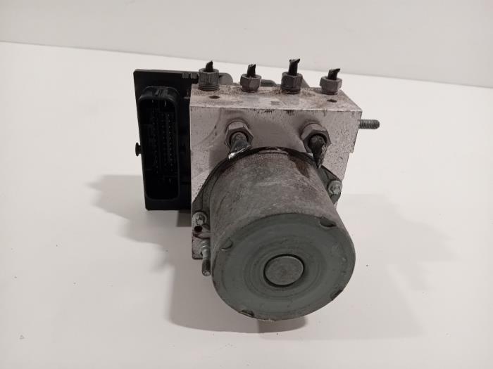 Usagé Pompe ABS Peugeot 3008 Prix € 45,00 Règlement à la marge proposé par Van der Ven Autorecycling B.V.