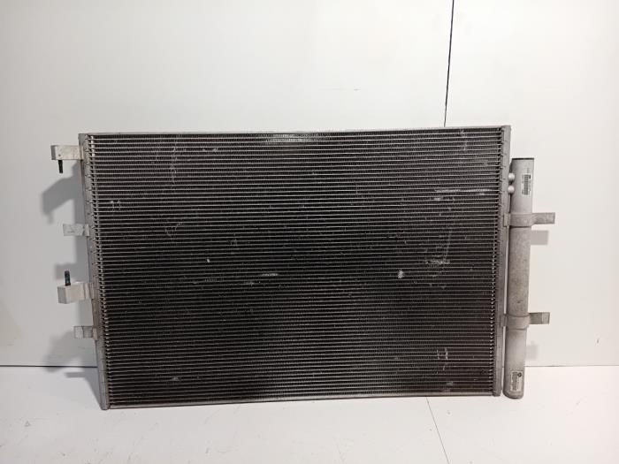 Usagé Radiateur clim Ford Transit Custom Prix € 106,00 Règlement à la marge proposé par Van der Ven Autorecycling B.V.
