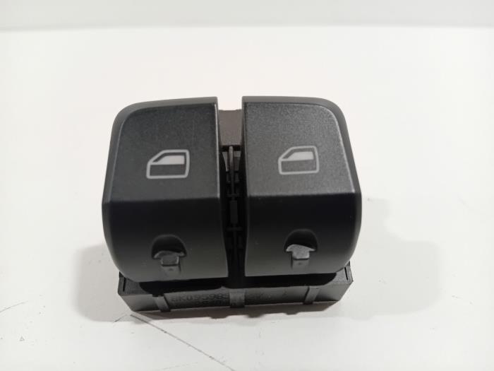 Usados Interruptor de ventanilla eléctrica Audi RS5 Precio € 26,00 Norma de margen ofrecido por Van der Ven Autorecycling B.V.