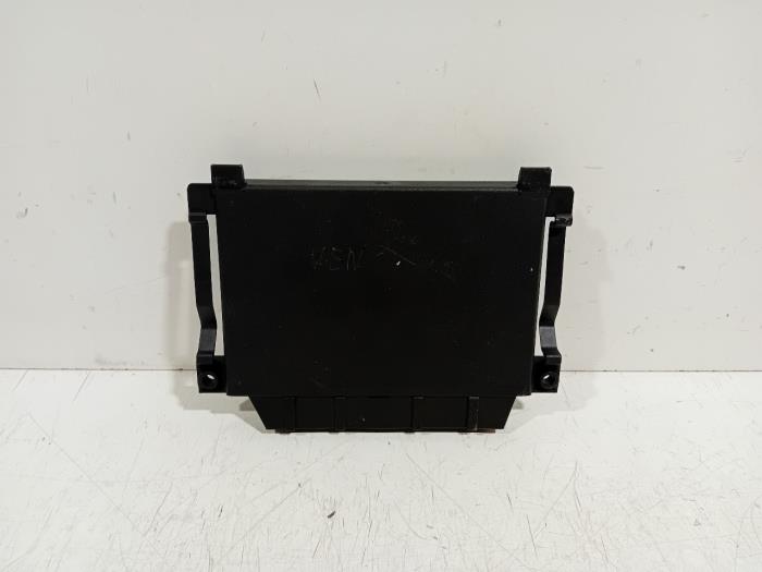 Begagnade PDC-modul Mercedes E-Klasse Pris € 60,00 Marginaltabell erbjuds av Van der Ven Autorecycling B.V.