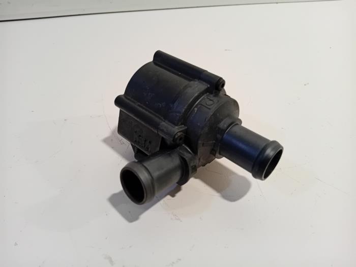 Begagnade Vattenpump Volkswagen Touareg Pris € 60,00 Marginaltabell erbjuds av Van der Ven Autorecycling B.V.