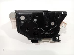 Używane Mechanizm blokady drzwi lewych przednich wersja 4-drzwiowa Audi RS5 Cena € 15,00 Procedura marży oferowane przez Van der Ven Autorecycling B.V.