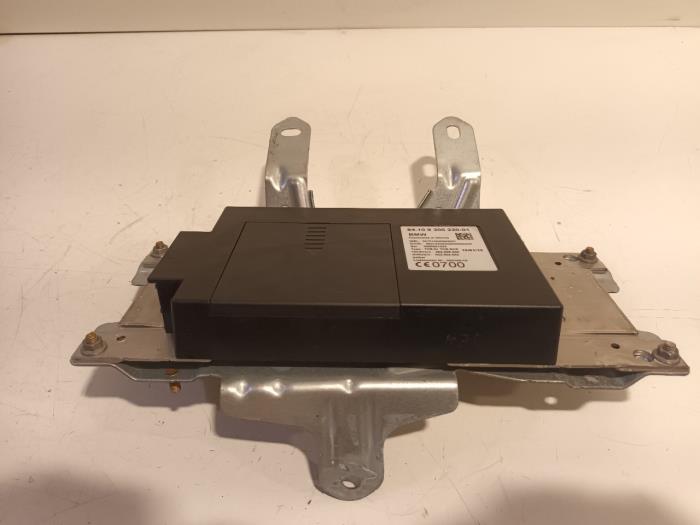 Begagnade Telefonmodul BMW 5-Serie Pris € 120,00 Marginaltabell erbjuds av Van der Ven Autorecycling B.V.