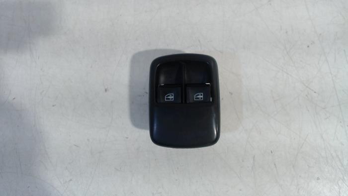 Usados Interruptor de ventanilla eléctrica Smart Forfour Precio € 30,00 Norma de margen ofrecido por Van der Ven Autorecycling B.V.