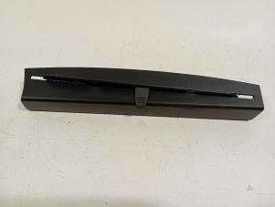 Begagnade Solskydd, bak BMW 5-Serie Pris € 25,00 Marginaltabell erbjuds av Van der Ven Autorecycling B.V.