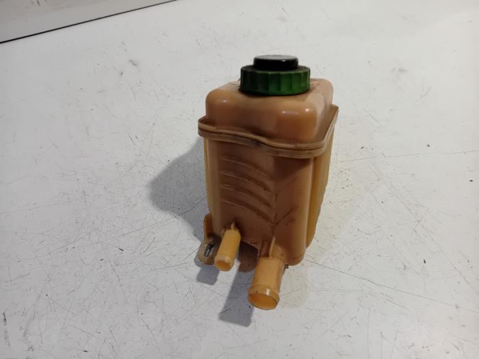 Begagnade Styrservotank Porsche Cayenne Pris € 15,00 Marginaltabell erbjuds av Van der Ven Autorecycling B.V.