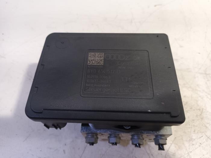 Begagnade ABS-pump Audi RS3 Pris € 535,00 Marginaltabell erbjuds av Van der Ven Autorecycling B.V.