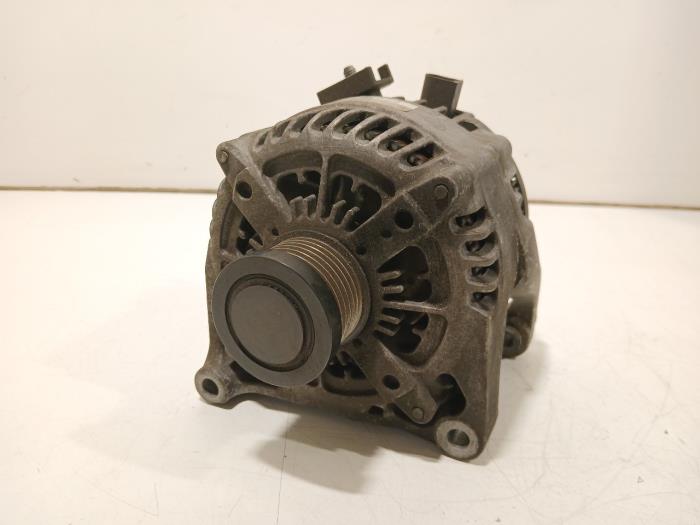 Begagnade Dynamo BMW 5-Serie Pris € 106,00 Marginaltabell erbjuds av Van der Ven Autorecycling B.V.