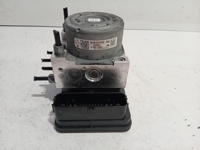 Begagnade ABS-pump Opel Corsa Pris € 285,00 Marginaltabell erbjuds av Van der Ven Autorecycling B.V.