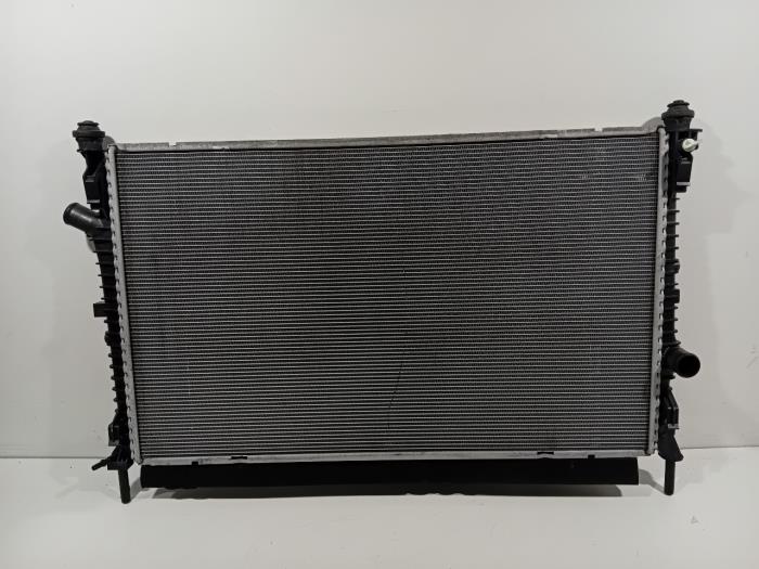Usagé Radiateur Ford Transit Prix € 110,00 Règlement à la marge proposé par Van der Ven Autorecycling B.V.