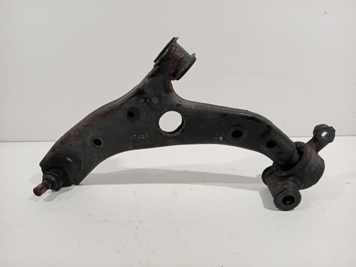 Gebrauchte Querlenker links vorne Mazda 3 Preis € 20,00 Margenregelung angeboten von Van der Ven Autorecycling B.V.