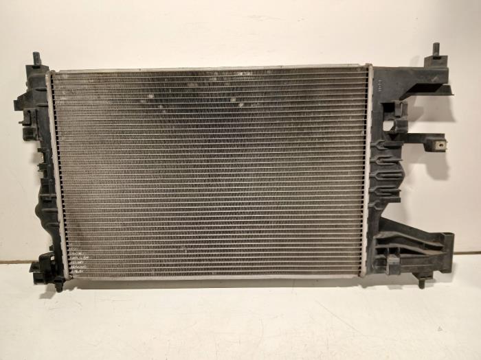Usagé Radiateur Opel Astra Prix € 36,00 Règlement à la marge proposé par Van der Ven Autorecycling B.V.