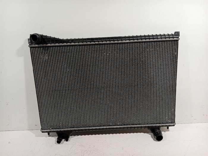 Usagé Radiateur Jaguar XE Prix € 165,00 Règlement à la marge proposé par Van der Ven Autorecycling B.V.