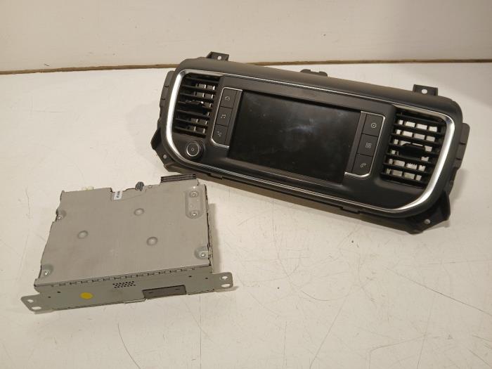 Usagé Kit navigation Citroen Jumpy Prix € 424,00 Règlement à la marge proposé par Van der Ven Autorecycling B.V.