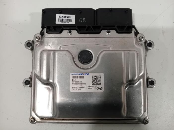 Used Engine management computer Hyundai Tucson Price € 296,00 Margin scheme offered by Van der Ven Autorecycling B.V.