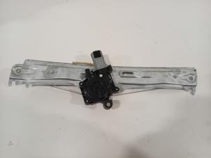Usagé Mécanique vitre 4portes arrière gauche Fiat Tipo Prix € 45,00 Règlement à la marge proposé par Van der Ven Autorecycling B.V.