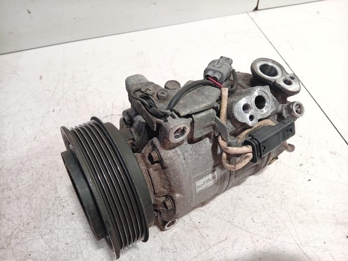 Used Air conditioning pump Mercedes B-Klasse Price € 95,00 Margin scheme offered by Van der Ven Autorecycling B.V.