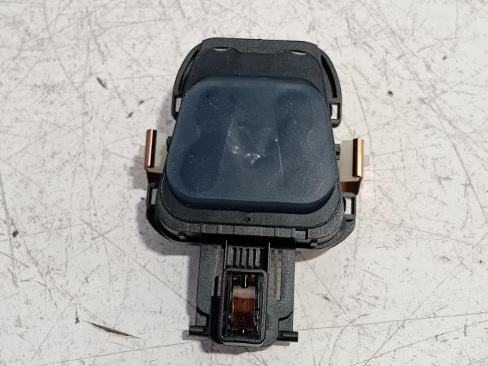Begagnade Regnsensor Mercedes C-Klasse Pris € 21,00 Marginaltabell erbjuds av Van der Ven Autorecycling B.V.