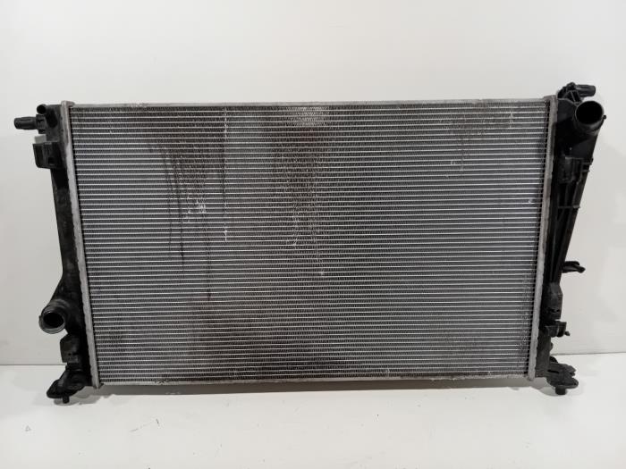 Usagé Radiateur Mercedes Citan Prix € 242,00 Règlement à la marge proposé par Van der Ven Autorecycling B.V.