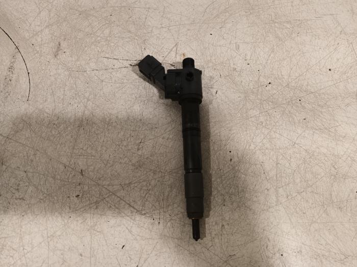 Usagé Injecteurs Volvo V60 Prix € 75,00 Règlement à la marge proposé par Van der Ven Autorecycling B.V.