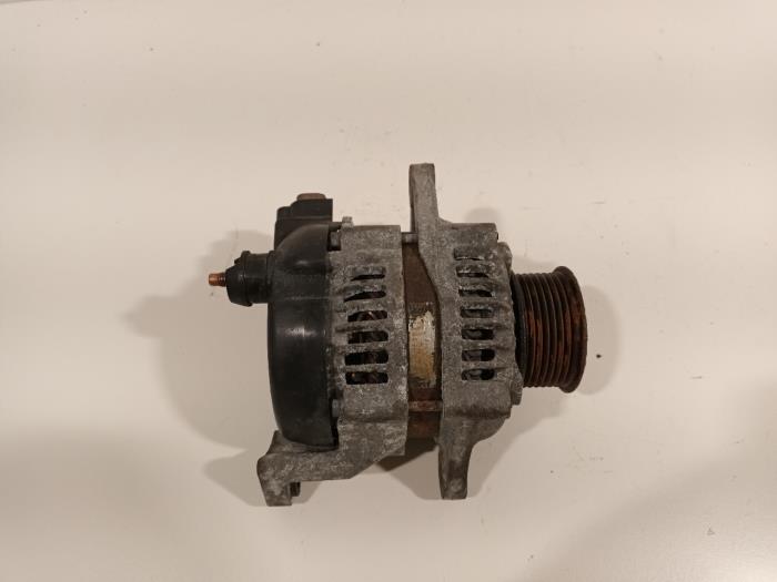 Usagé Dynamo Isuzu D-MAX Prix € 110,00 Règlement à la marge proposé par Van der Ven Autorecycling B.V.