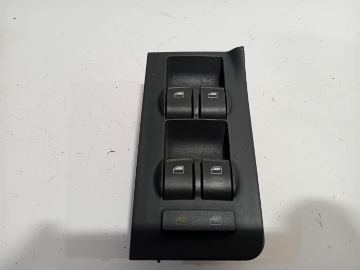 Usados Interruptor de ventanilla eléctrica Audi RS6 Precio € 31,00 Norma de margen ofrecido por Van der Ven Autorecycling B.V.