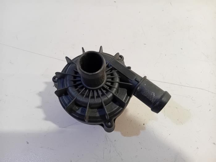 Used Water pump Volkswagen ID.5 Price € 50,00 Margin scheme offered by Van der Ven Autorecycling B.V.