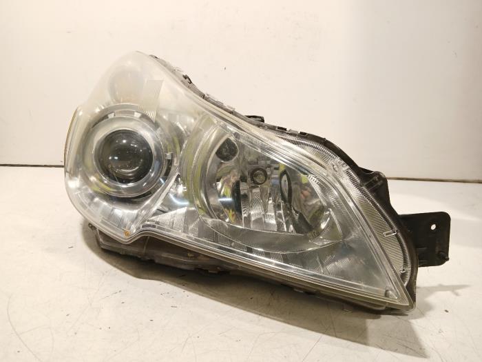 Używane Reflektor prawy Subaru Legacy Cena € 74,99 Procedura marży oferowane przez Van der Ven Autorecycling B.V.