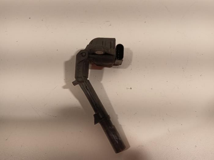 Usagé Bobine Mercedes E-Klasse Prix € 14,00 Règlement à la marge proposé par Van der Ven Autorecycling B.V.