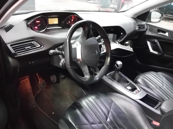 Pradnica z Peugeot 308 2015
