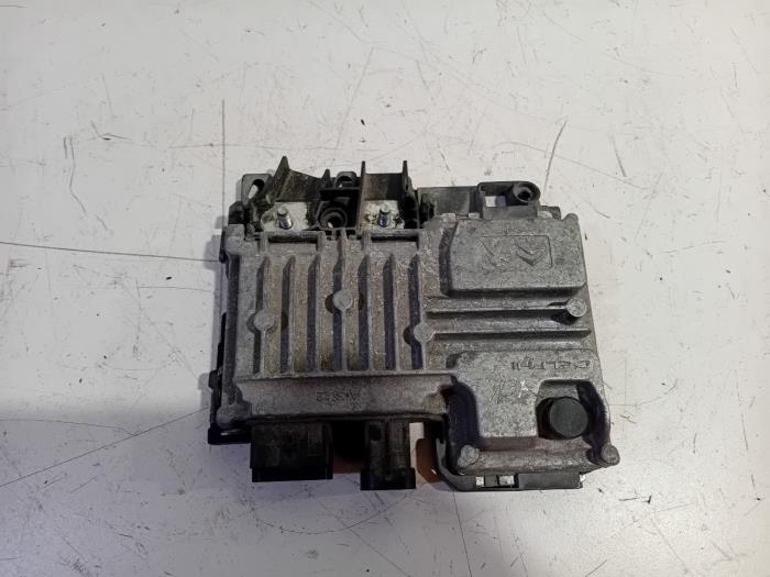 Used Start/Stop computer Citroen C4 Cactus Price € 45,00 Margin scheme offered by Van der Ven Autorecycling B.V.