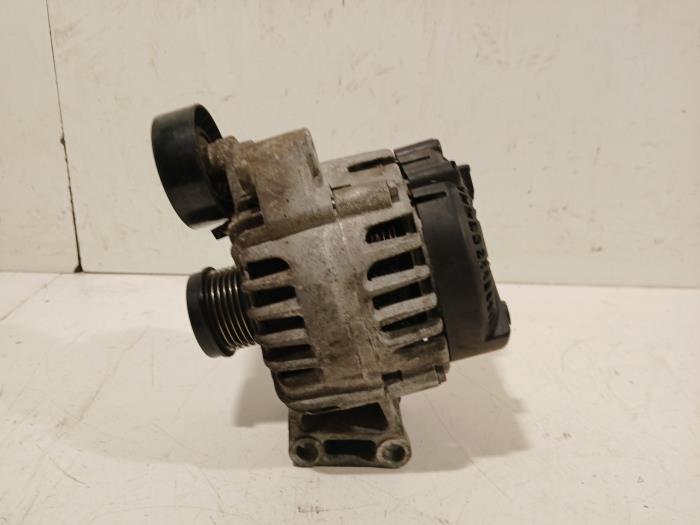 Used Dynamo Ford Mondeo Price € 50,00 Margin scheme offered by Van der Ven Autorecycling B.V.