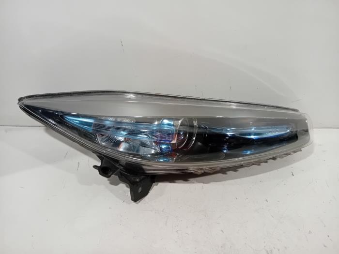 Używane Reflektor prawy Renault Zoe Cena € 224,99 Procedura marży oferowane przez Van der Ven Autorecycling B.V.