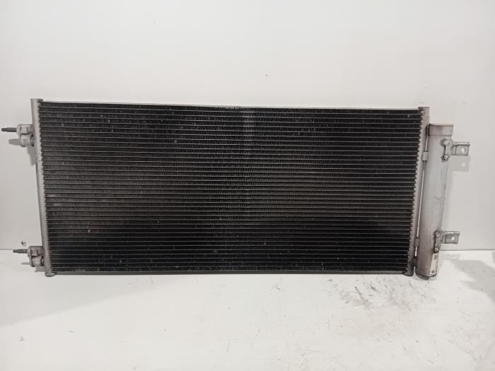 Usagé Radiateur clim Opel Astra Prix € 50,00 Règlement à la marge proposé par Van der Ven Autorecycling B.V.