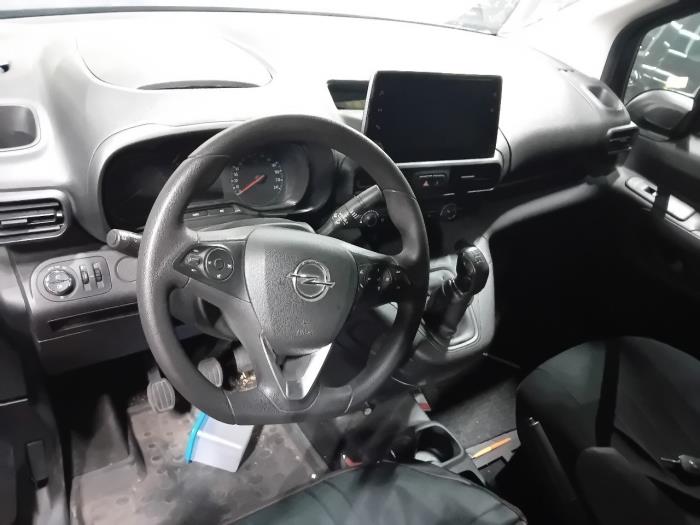 Engine management computer from a Opel Combo 2020