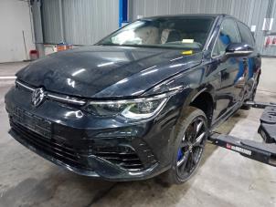 Frontscheibenanzeige van een Volkswagen Golf 2023