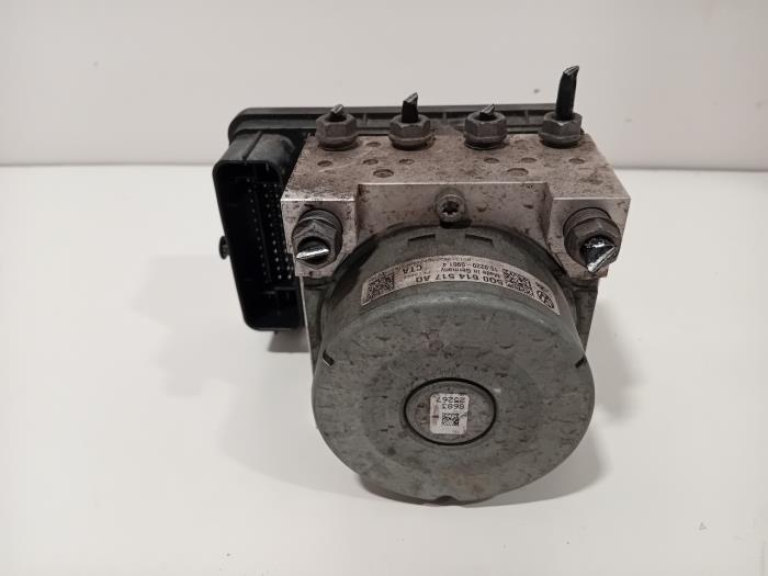 Usagé Pompe ABS Skoda Octavia Prix € 215,00 Règlement à la marge proposé par Van der Ven Autorecycling B.V.