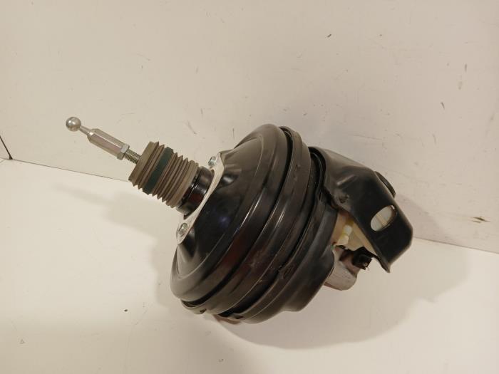 Usagé Servo frein Audi A4 Prix € 56,00 Règlement à la marge proposé par Van der Ven Autorecycling B.V.